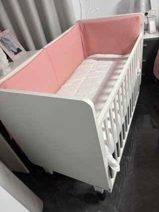Cuna de bebé blanca,se vende sin los protectores
