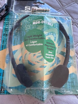 Lote Radio  y Auriculares (nuevos) Sony