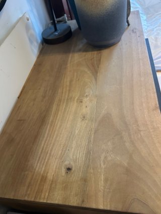 Cómoda de madera y metal