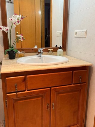 Mueble de baño con espejo