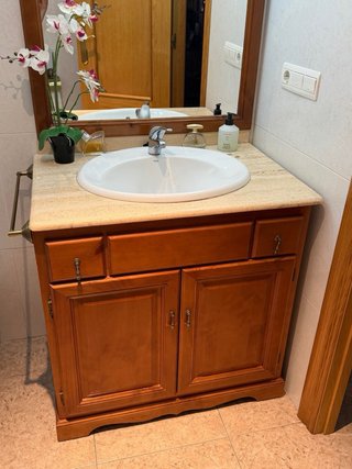 Mueble de baño con espejo