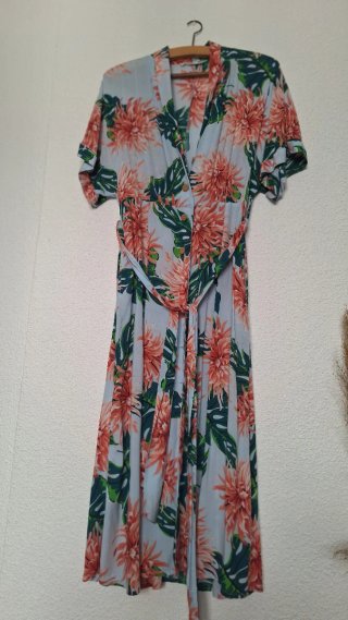 Vestido estampado floral azul y naranja