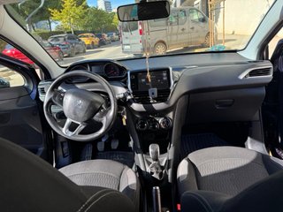 Peugeot 208 2015