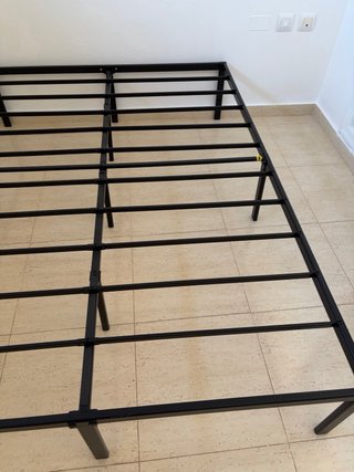 URGE VENDER Colchón y somier metálico negro