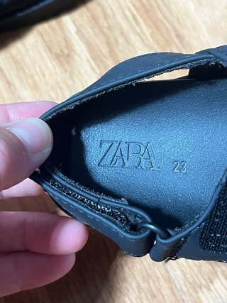 Sandalias Zara niño T.23 negras