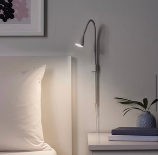 Lámpara LED IKEA NÄVLINGE con pinza