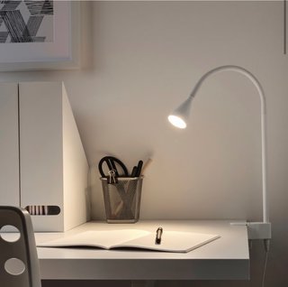 Lámpara LED IKEA NÄVLINGE con pinza