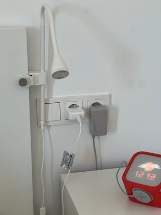 Lámpara LED IKEA NÄVLINGE con pinza