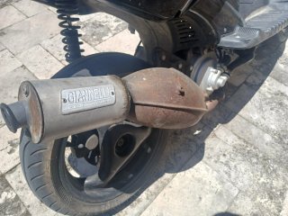 Beta Ark Scooter Negra y Gris
