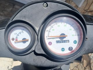 Beta Ark Scooter Negra y Gris