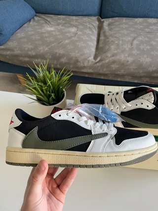 Jordan 1 Low Travis Scott Olive