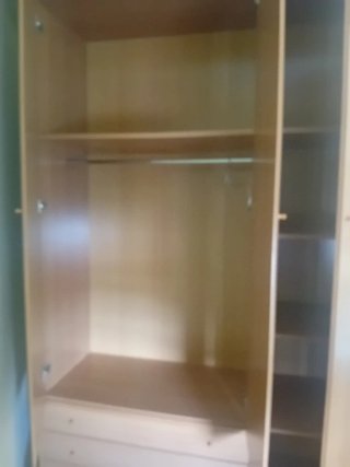 Armario y cómoda de madera