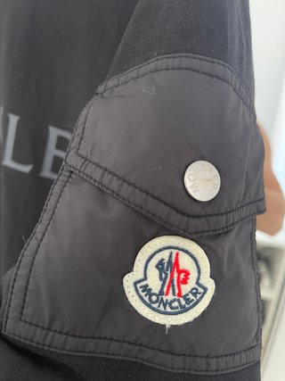Camiseta Moncler Negra Logo Bolsillo