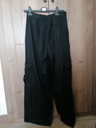 Pantalones cargo negros anchos