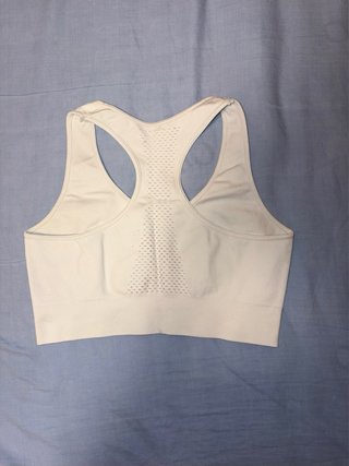 Top deportivo blanco