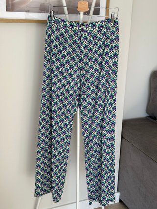 Conjunto Zara floral lila y verde talla S