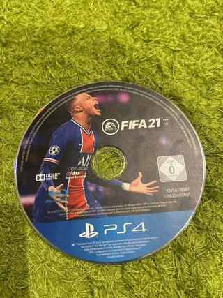 PS4 Slim Negra + FIFA 21 + Mando Camuflaje