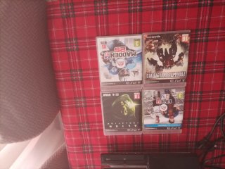 PS3 Retrocompatible Sony Negra más 4 juegos