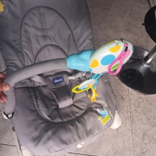 Mecedora bebé Chicco gris