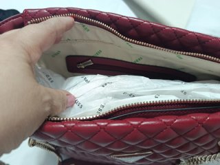 Bolso Guess Rojo Acolchado Cadena Dorada