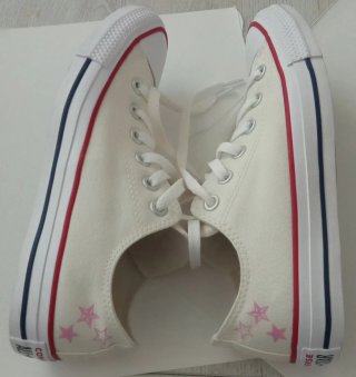 Zapatillas Converse Blancas con Estrellas Rosas
