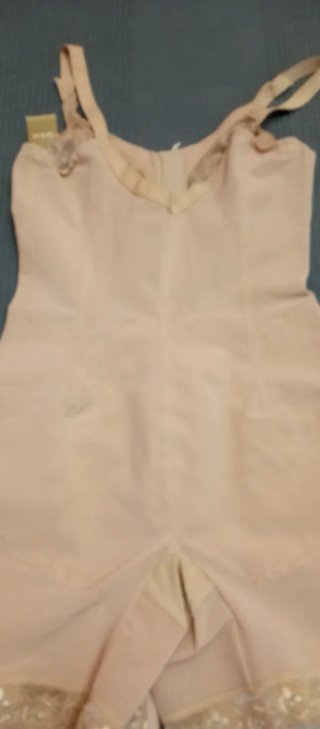 Faja Moldeadora Beige con Cremallera,marca Belcor