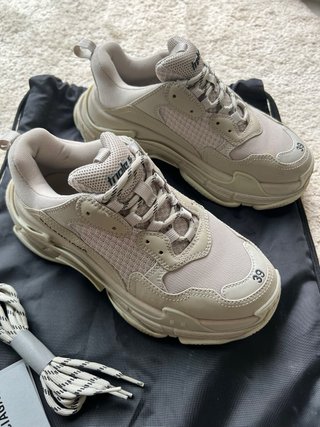 Balenciaga Triple S Beige Talla 39