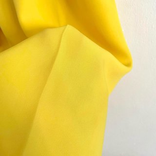 Pantalón amarillo tiro alto pinzas vintage