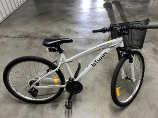 Bicicleta Btwin blanca paseo niño/niña