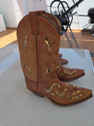 Botas de chico marrones