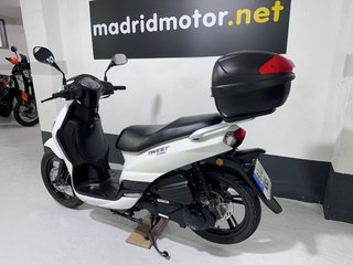 Peugeot Tweet 125 2024