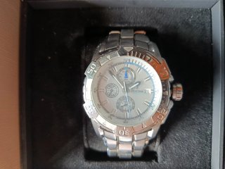 Reloj Festina Cronógrafo Acero Dorado y Plateado