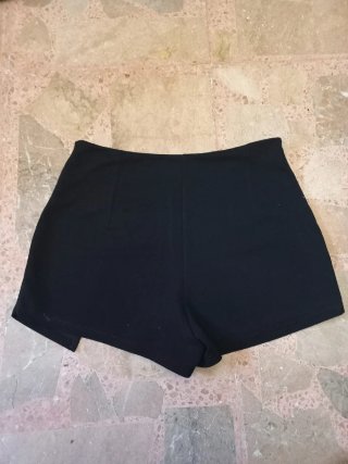 Falda pantalón negra con abertura