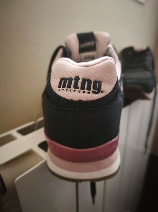 Zapatillas Mustang Mujer Negras y Rosas