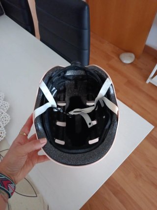Casco de bicicleta rosa