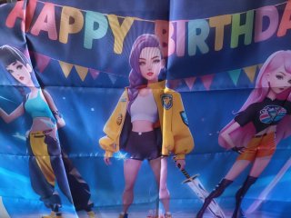 Fondo cumpleaños K-Pop Anime