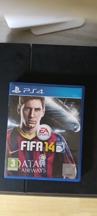 PS4 Clásica 500GB + FIFA 14