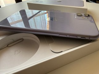 iPhone 11 morado 64GB