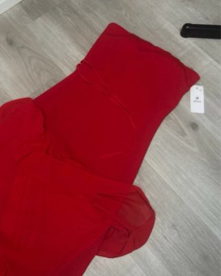 Vestido largo rojo con volantes
