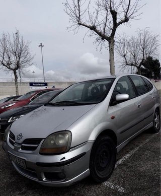 Nissan Almera 2001