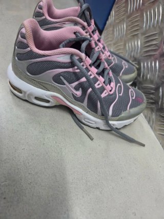 Zapatillas Nike grises y rosas( talla 29.5)