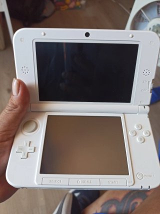 Nintendo 3DS XL Blanca + 100 Juegos