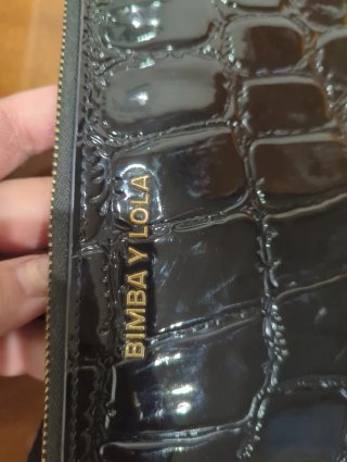 Cartera de mano BIMBA Y LOLA negra, original