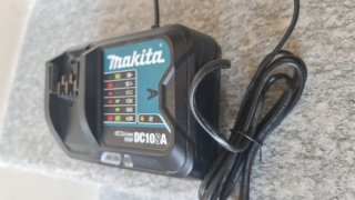 Caricabatterie Makita DC10SA Li-ion 10.8V