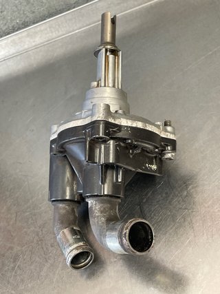 Bomba de agua CBR 650 2024