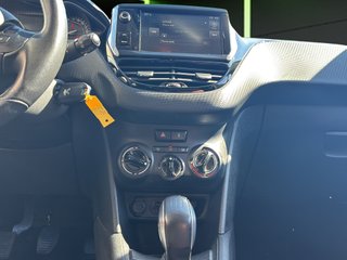 Peugeot 208 1.6 BlueHDi Style 73 kW (100 CV)