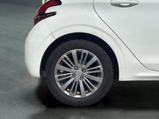 Peugeot 208 1.6 BlueHDi Style 73 kW (100 CV)