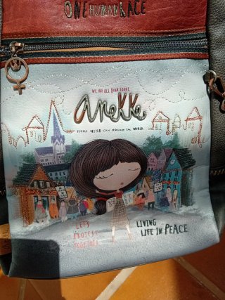 Mochila Anekke gris y roja