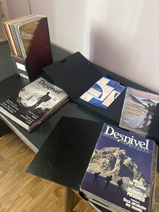 Revistas de montaña y mapas