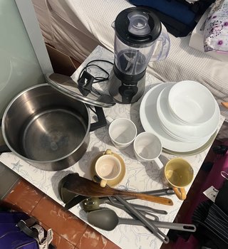 Set di stoviglie e utensili da cucina, offro offerte